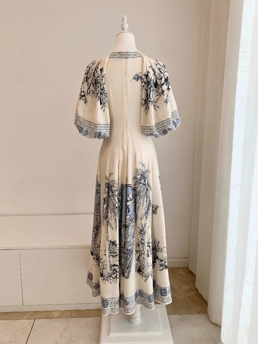ALEMAIS V-neck patterned mini dress - Picture 6 of 12
